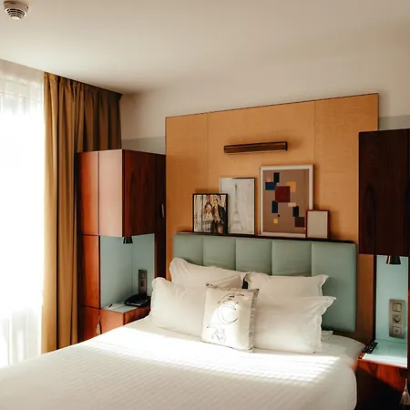 Hotel Eiffel Blomet Parigi