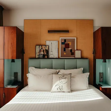 Eiffel Blomet Hotel