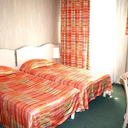 Eiffel Blomet 4*
