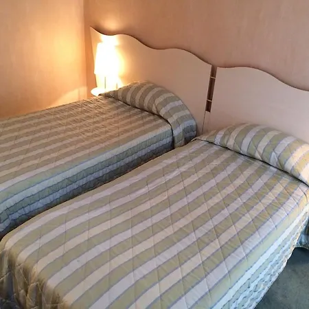 Hotel Eiffel Blomet