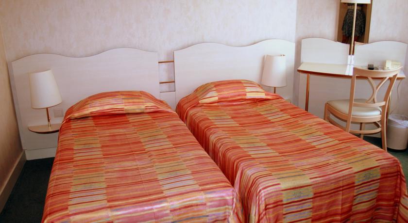 Eiffel Blomet Hotel 4*