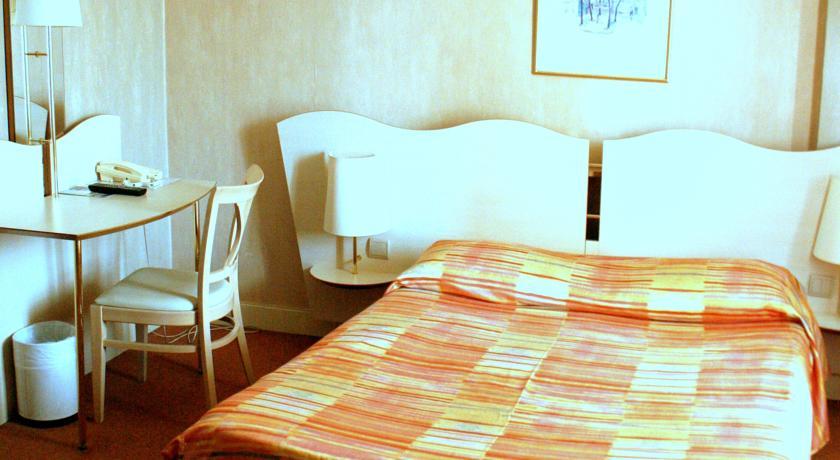 Eiffel Blomet 4* Paris